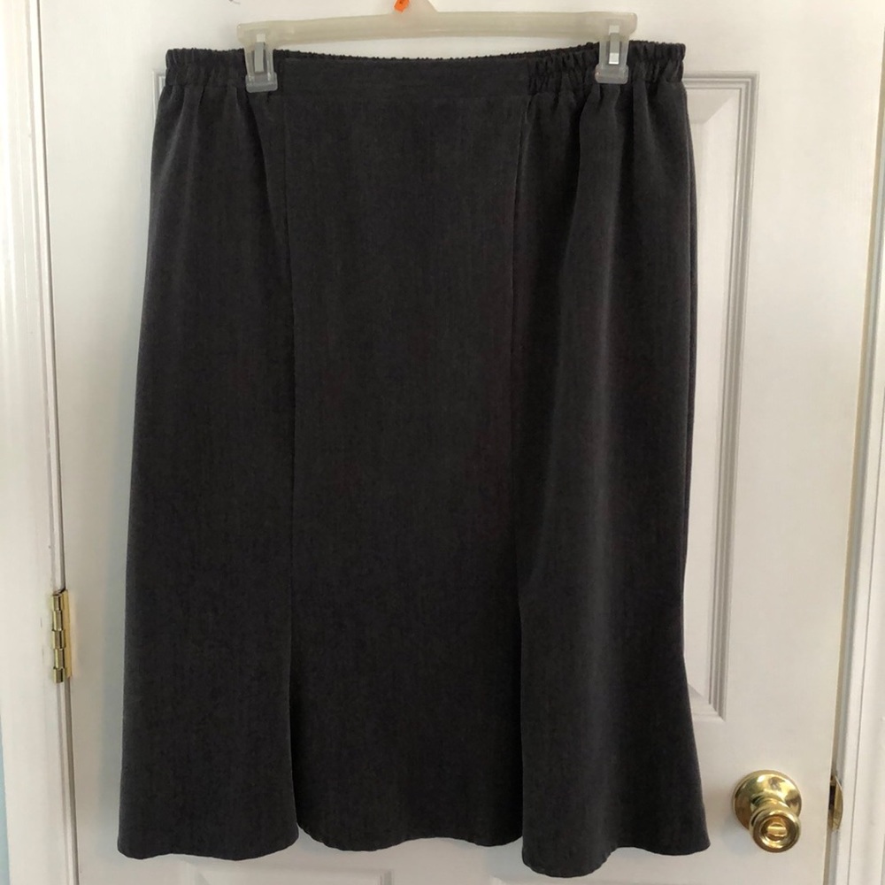 20W fantastic gray women’s fluted skirt